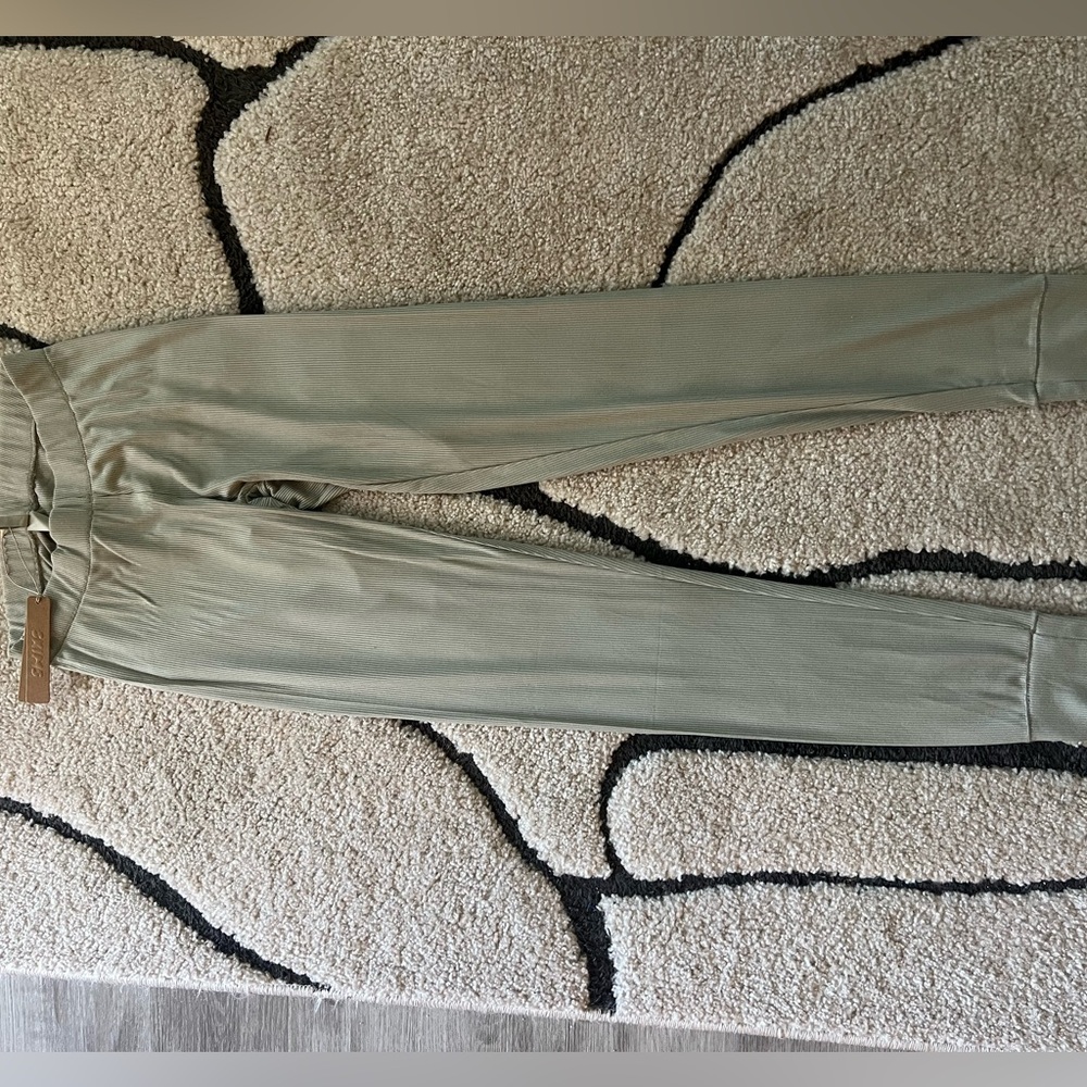 Skims soft lounge leggings in Talc